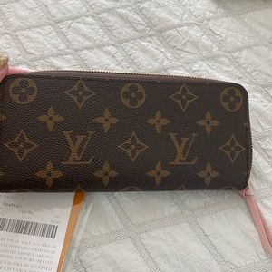 NWT Louis Vuitton monogram zippy wallet